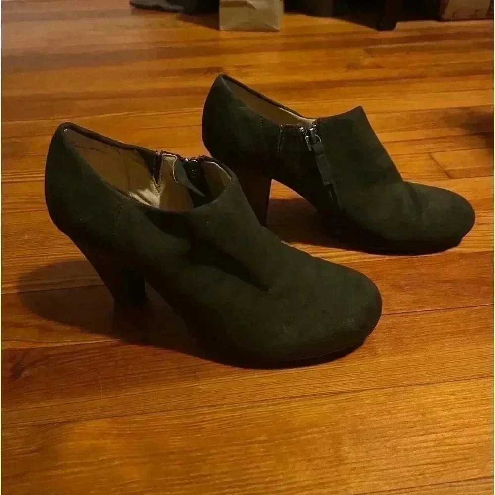Green booties size 7 Work/casual/going out